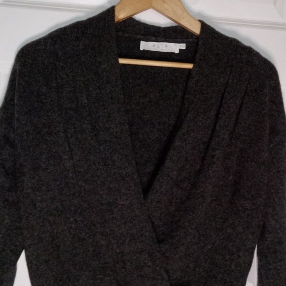 ASTR The Label Pleated Wrap Sweater Gray Knit XS - Picture 10 of 12